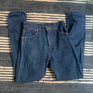 Straight leg Wrangler jeans size 5x30 (size 27)